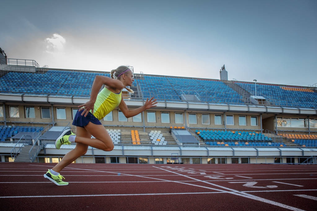 [图]莱奥破门阿莱格里染红 米兰1-0拉齐奥联赛12轮不败